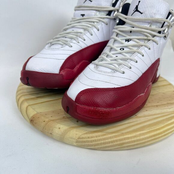 Athletic_Shoes